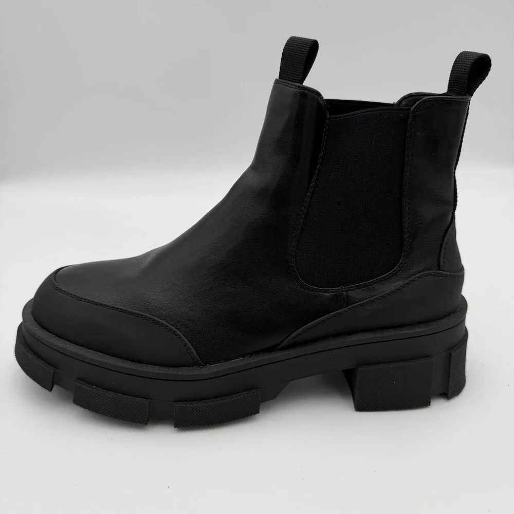 Limelight Size 10 Black Kamila Chelsea Boots Purple Lugged Platform Sole EUC